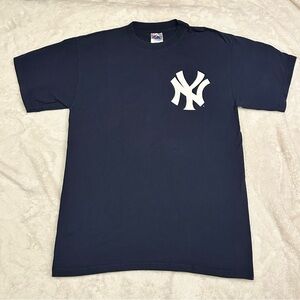 New York Yankees navy blue t-shirt Size L